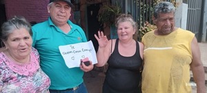 Popular / (VIDEO) ¡Fingió caer de su moto para pedirle matrimonio!