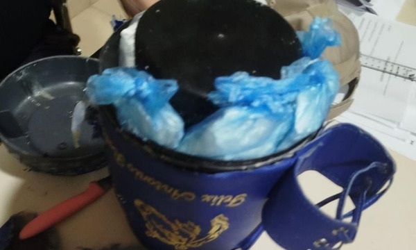 Guardia penitenciario cae al intentar ingresar cocaína a Tacumbú en un termo forrado - OviedoPress