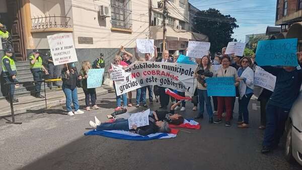 Jubilados presentarán una denuncia ante fiscalía contra el intendente de Asunción - Nacionales - ABC Color