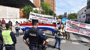 Jubilados municipales exigen intervención de la Caja: “Son cinco meses sin cobrar”