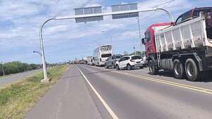Pozo Colorado: indígenas cierran ruta Transchaco y generan fila de kilómetros - Policiales - ABC Color