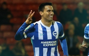 Histórico: Diego Gómez anota cuatro goles en la victoria de Brighton y recibe la calificación perfecta