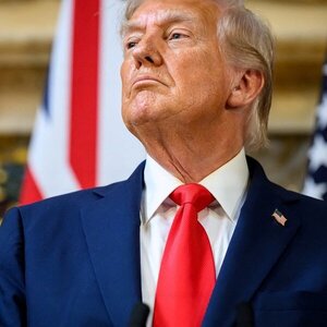 Popular / Presidente de EE. UU. relaciona al autismo con el consumo de paracetamol durante el embarazo