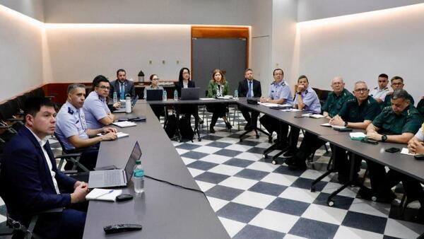 MEF se reunió con policías y militares con miras a reformar la Caja Fiscal