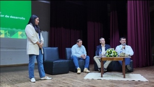 Paracel impulsó conversatorio sobre el sector forestal como motor de desarrollo - Concepción al Día