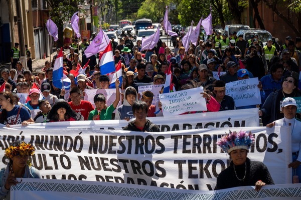Indígenas exigen restitución de la oficina central del INDI en Asunción - ADN Digital