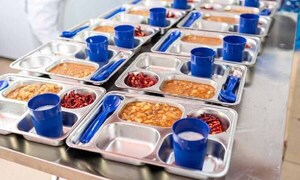 Recortan platos en Itá: docentes y padres se repartían excedentes – Prensa 5