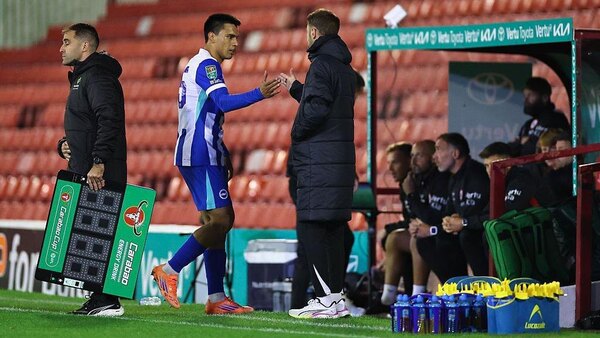 Versus / El técnico del Brighton sobre Diego Gómez: "Está trabajando duro"