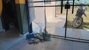 AUDIO: Ladrones irrumpieron en sede de Bomberos Voluntarios en Costanera de Asunción  - A La Gran 7-30 - ABC Color