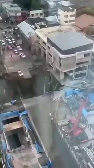 Video: se abre un enorme socavón frente a un hospital de Tailandia - Mundo - ABC Color