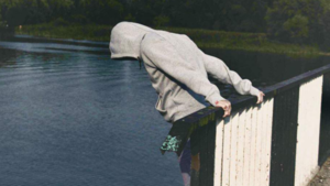¿Cómo evitar un suicidio?: "Hablar, tratar de persuadir y convencer de que todo tiene solución"