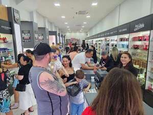 Black Friday: unas 50.000 personas hicieron sus compras en la frontera - Nacionales - ABC Color