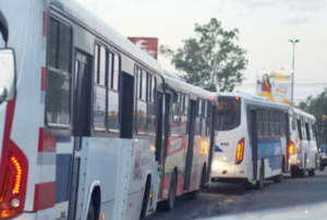 Choferes del transporte público suspenden huelga tras reunión con autoridades