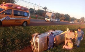 Realizó una maniobra para evitar choque, pero terminó en la cuneta