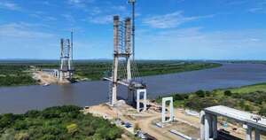 La Nación / En jornada de inspección, el MOPC verificó hoy 82 % de avance en el puente de la Bioceánica