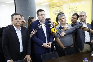 Oficializaron acuerdo para evitar huelga en el transporte público