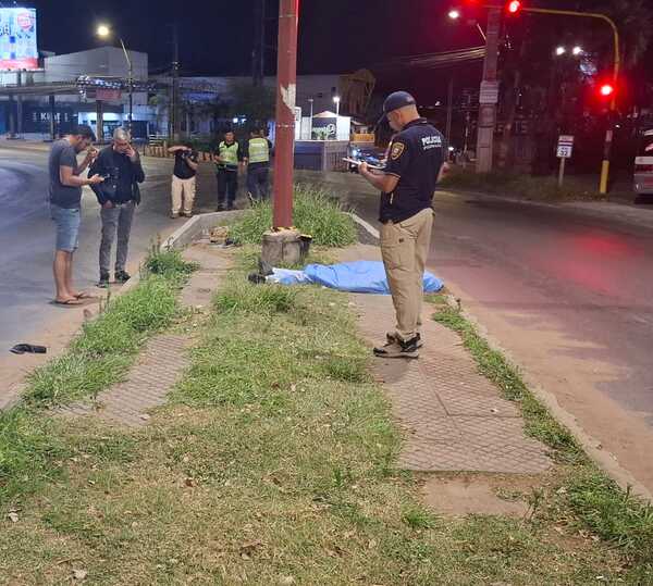 Joven motociclista pierde la vida al impactar contra una columna en la «Curva de la Muerte»