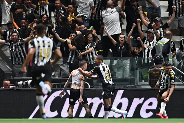Versus / Atlético Mineiro avanza agónicamente a semifinales de la Sudamericana