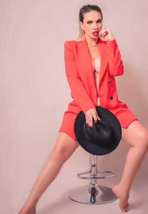 Popular / (VIDEO) Intendenta sexy movió el "bum bum" y causó furor