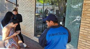 Popular / Balearon salón de belleza y dueñas anuncian que se mudan