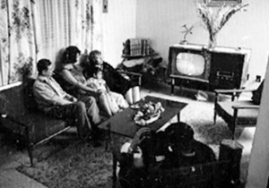 Cuando murió la TV: del reloj familiar al caos de las pantalla - El Trueno