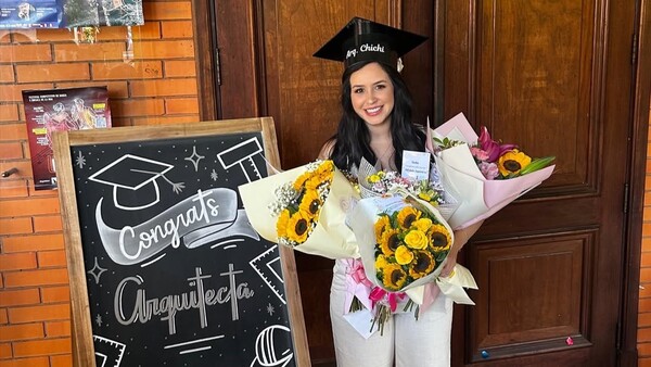 Popular / (GALERÍA) ¡Doña de pelotero se recibió de arquitecta!