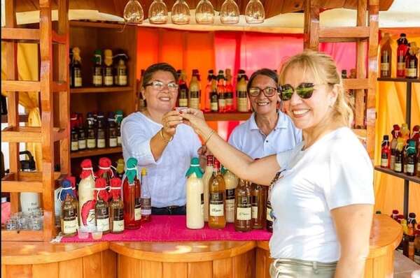 Fulgencio Yegros: Festival del Licor 2025 se suma como opción perfecta para el “finde largo”  - Viajes - ABC Color