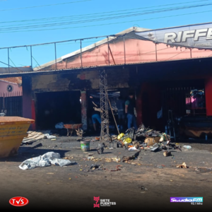 LA FAMILIA RAMÍREZ BUSCA EMPEZAR DE NUEVO TRAS INCENDIO DE SU LOCAL - «TVS DIGITAL»