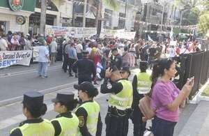 AUDIO: Jubilados anuncian movilización y piden que su gratificación anual ya no tenga descuentos - Periodísticamente - ABC Color