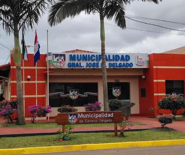 Desestiman denuncia por supuesta lesión de confianza contra el intendente de General Delgado - Política - ABC Color