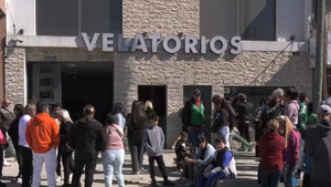 Familiares y allegados velan a las víctimas del triple feminicidio de Buenos Aires