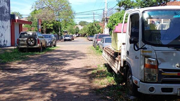 Presidente de la Junta Municipal ni se inmuta por guarida de adictos cerca de su casa •