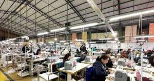 La Nación / Nuevo Imaep: sector secundario, manufacturas y servicios crecen