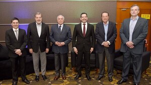 Charla de ueno bank con Michel Temer
