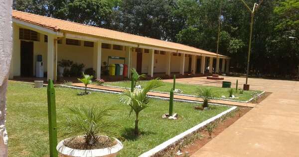 La Nación / Padres denuncian irregularidades en el Colegio Nacional Tembiaporã y piden la intervención del MEC
