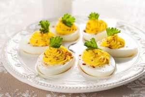 Receta fácil: deliciosos huevos rellenos con ricota y kuratũ - Gastronomía - ABC Color