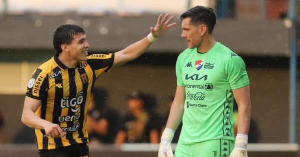 La Nación / Guaraní, el líder, va ante Sportivo Trinidense