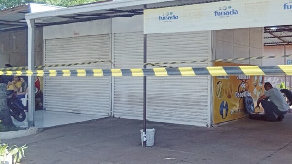 Sicario apartó a mujeres y niños para acribillar a tres hombres