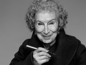 Margaret Atwood gana el Premio Joan Margarit