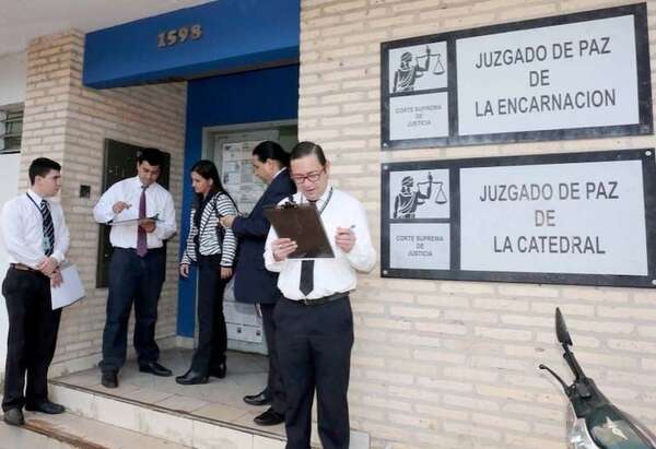 Mafia de los pagarés: “Cuentas claras”, trato preferencial y espionaje en juzgado de Paz - Nacionales - ABC Color