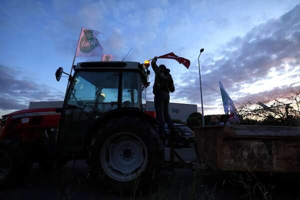 El agro francés se moviliza contra el acuerdo Mercosur-UE - Mundo - ABC Color