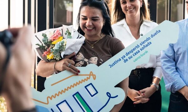 Justina despierta siendo dueña: ueno bank cumple el sueño de la casa propia