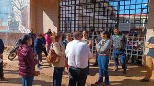 Padres se movilizan en la Escuela Nueva Esperanza de Chaipe ante rumores sobre traslado del director