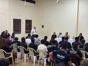 Intendente de Cambyretá se reúne con autoridades policiales y vecinos para reforzar la seguridad