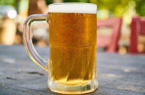 Cualquier cantidad de alcohol aumenta el riesgo de demencia