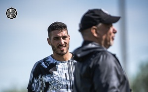Olimpia: Éver Hugo Almeida evalúa la alineación de dos juveniles y prepara a Gastón Olveira