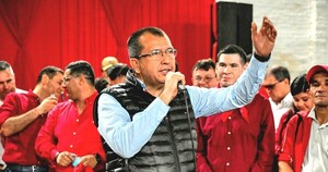 Osorio aprovecha la grieta entre Estigarribia y Riveros y desembarca en J. Augusto Saldívar