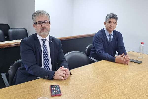 Condenan a funcionario judicial que pagó por copia de cheque de RGD, pero no irá a prisión - Nacionales - ABC Color