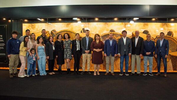 Yacyretá homenajea al artista Koki Ruiz con un salón que lleva su nombre