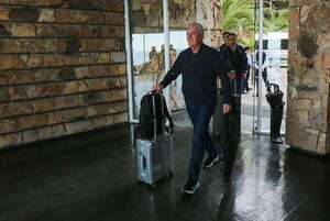Gustavo Alfaro, presente en Chile para acompañar a la Albirroja Sub 20 - Selección Paraguaya - ABC Color